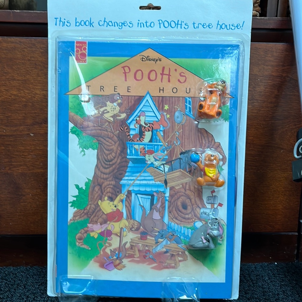 Rare 1996 Winnie the Pooh’s Treehouse Pop-up book.